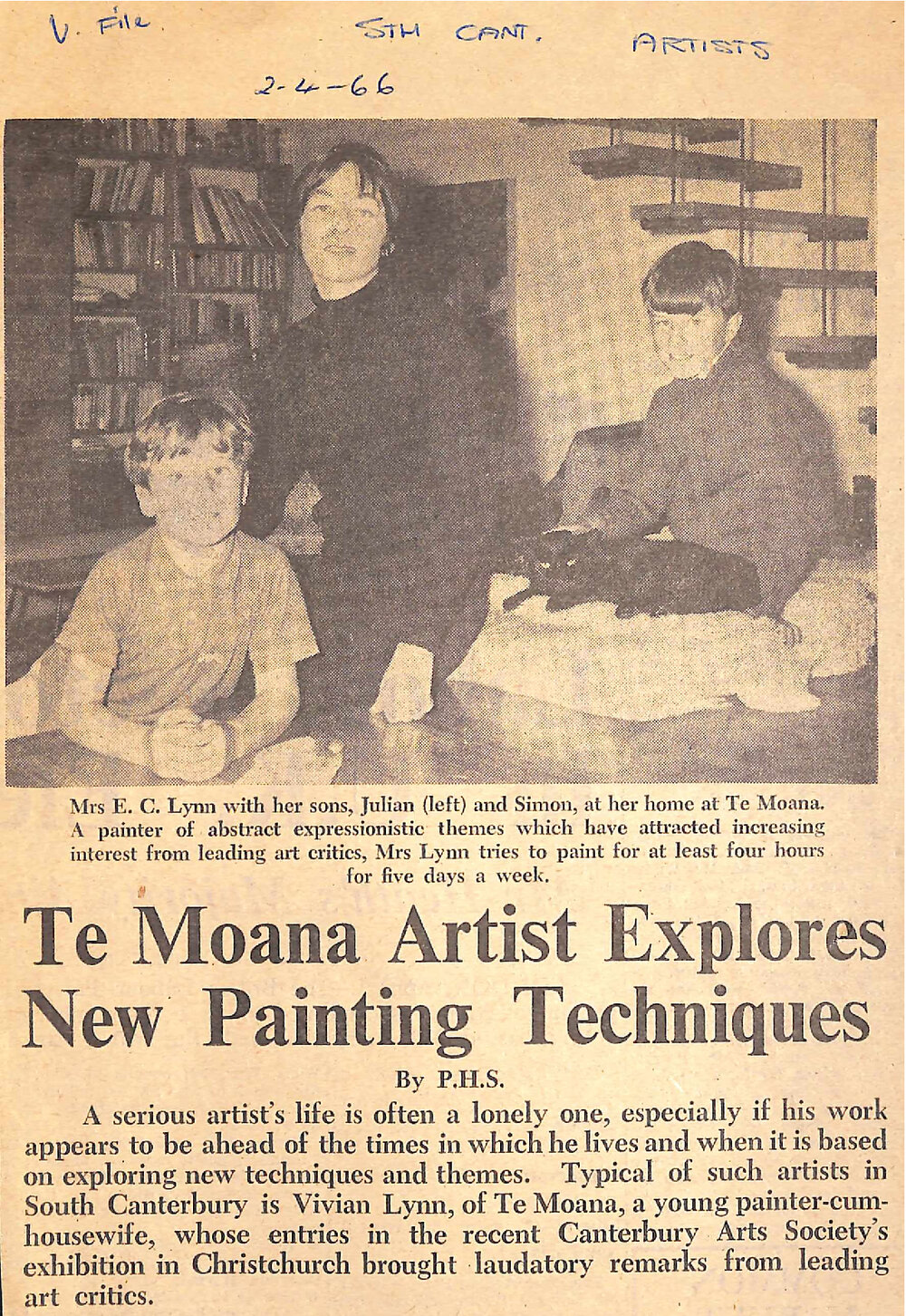 Te Moana Artist Explores New Painting Techniques