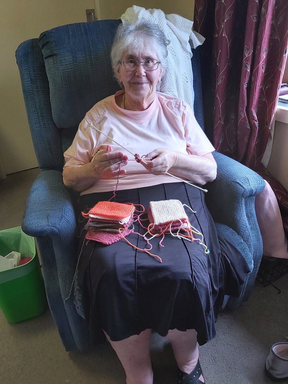 Yvonne Edwards knitting