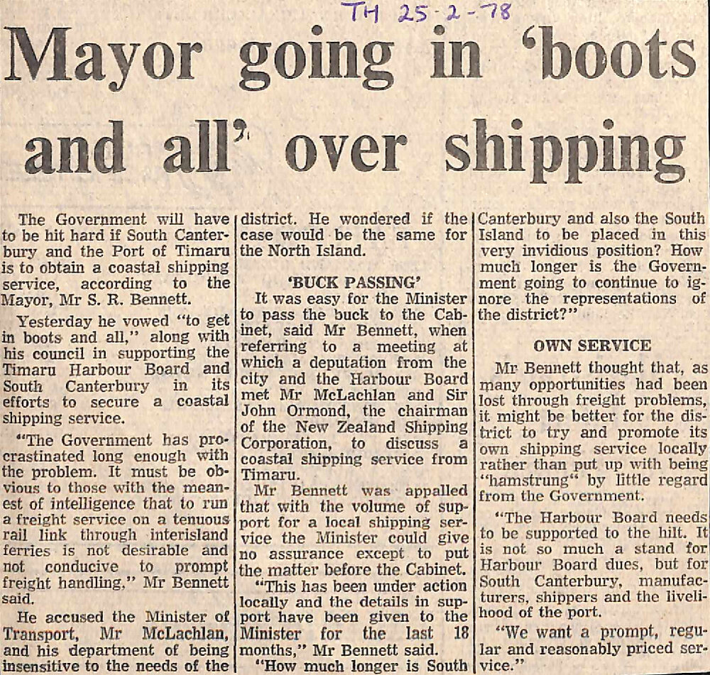 Mayor going in 'boots and all' over shipping
