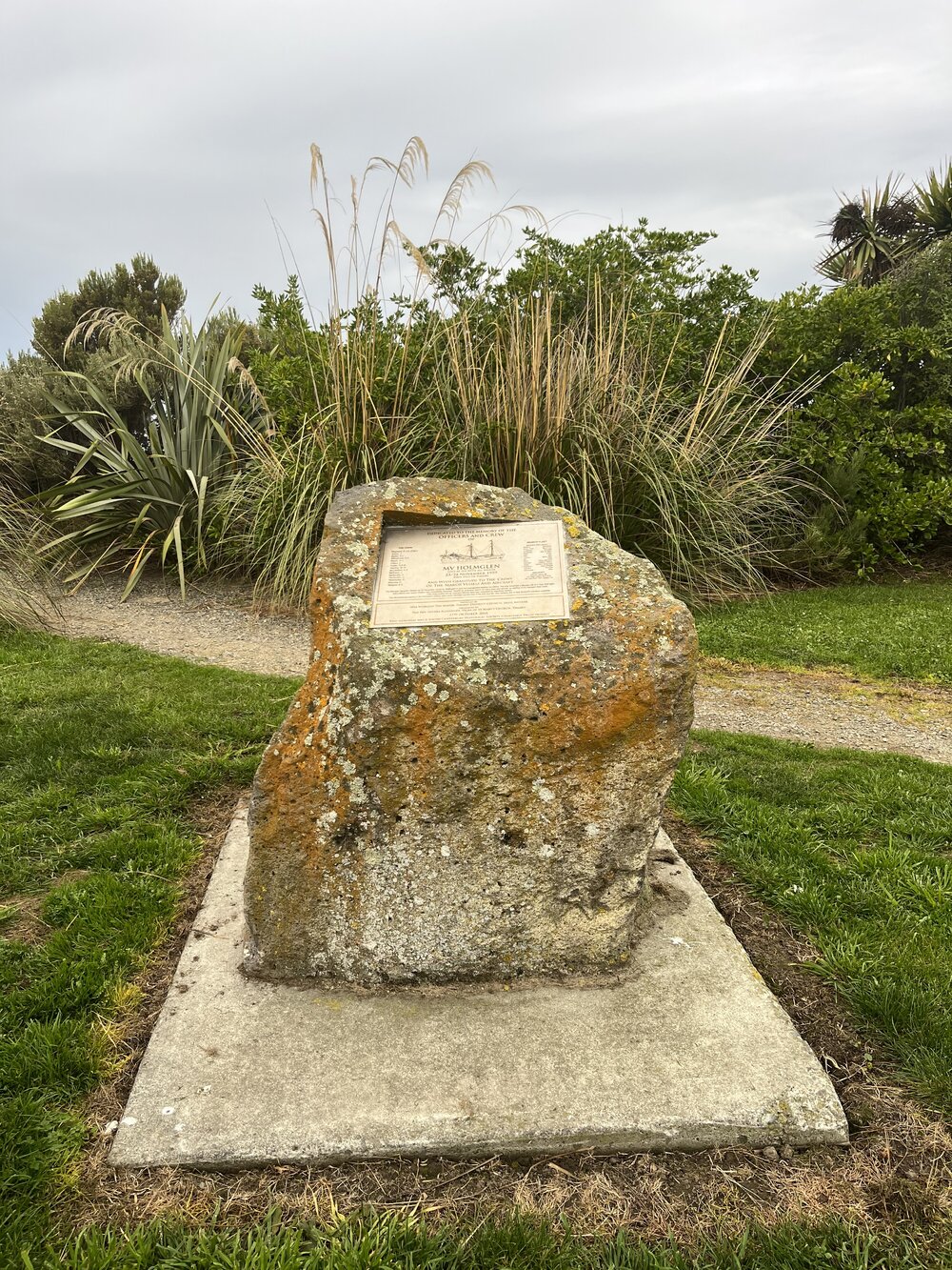 The Holmglen Memorial