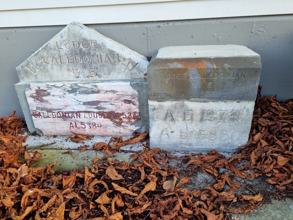 Caledonia Lodge No. 16 plaques