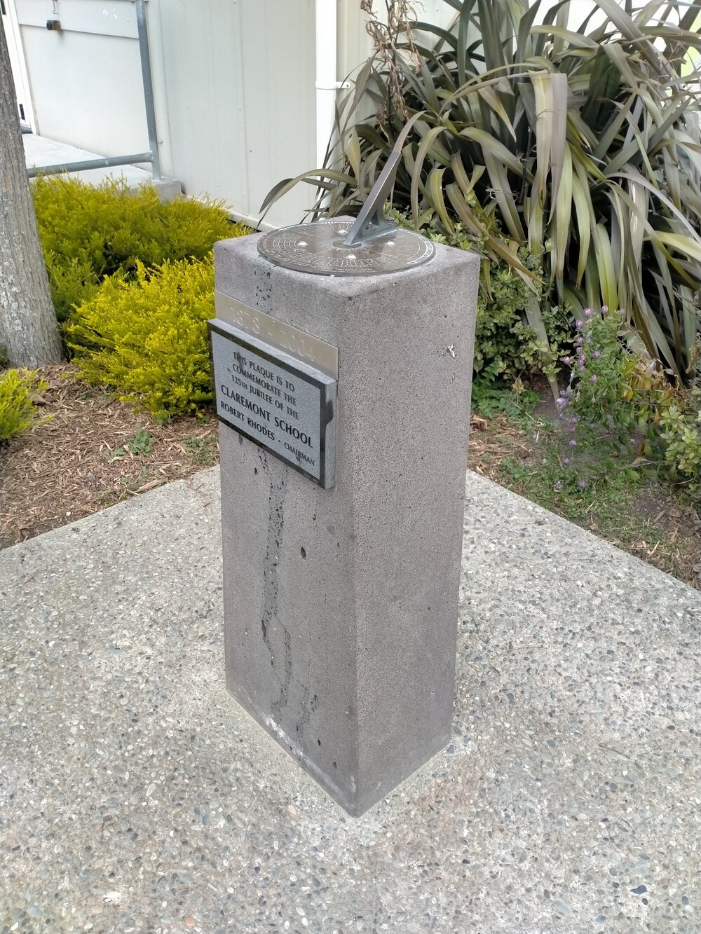 Claremont School 125th Jubilee sundial