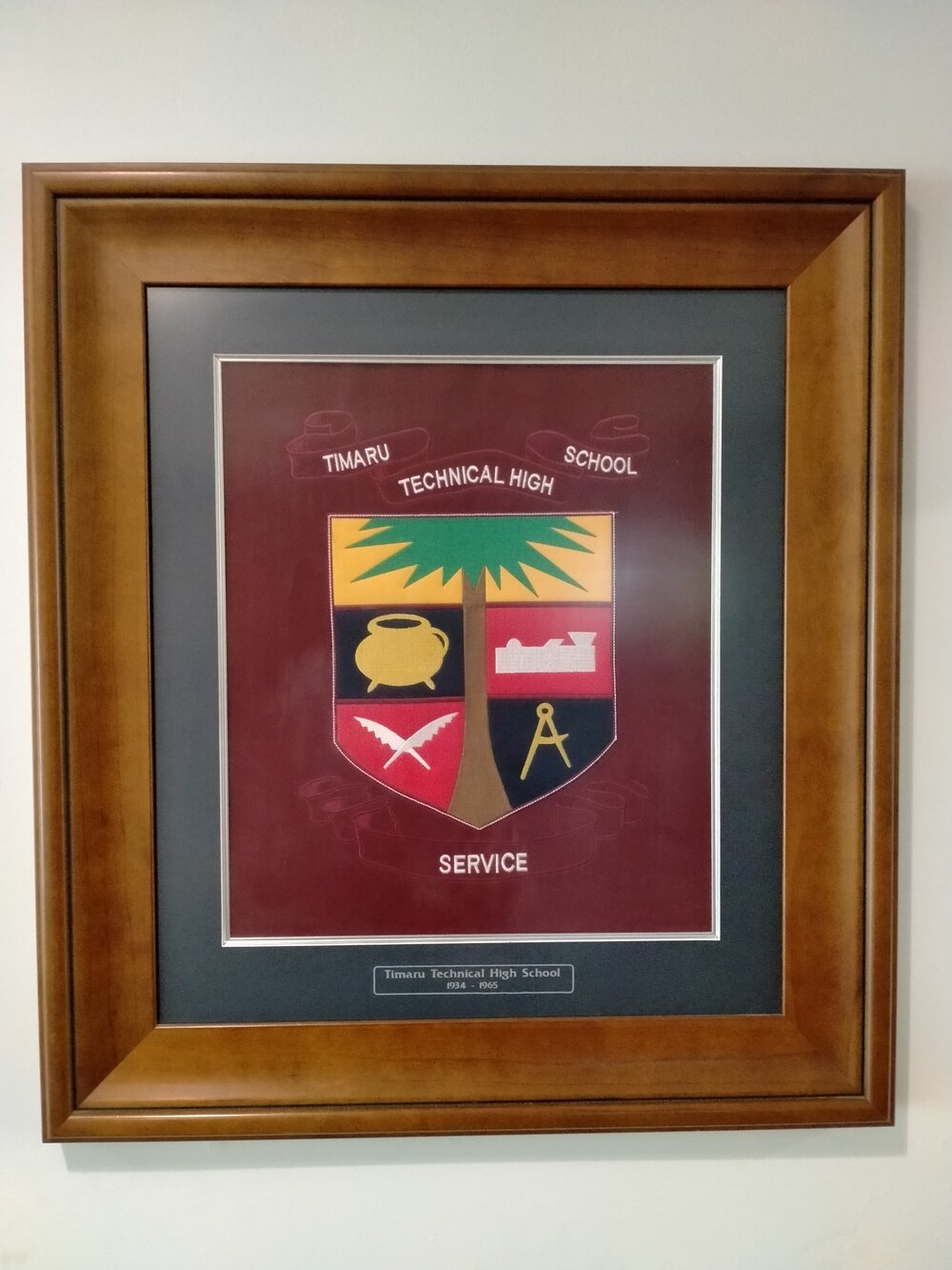 Timaru Technical High School crest