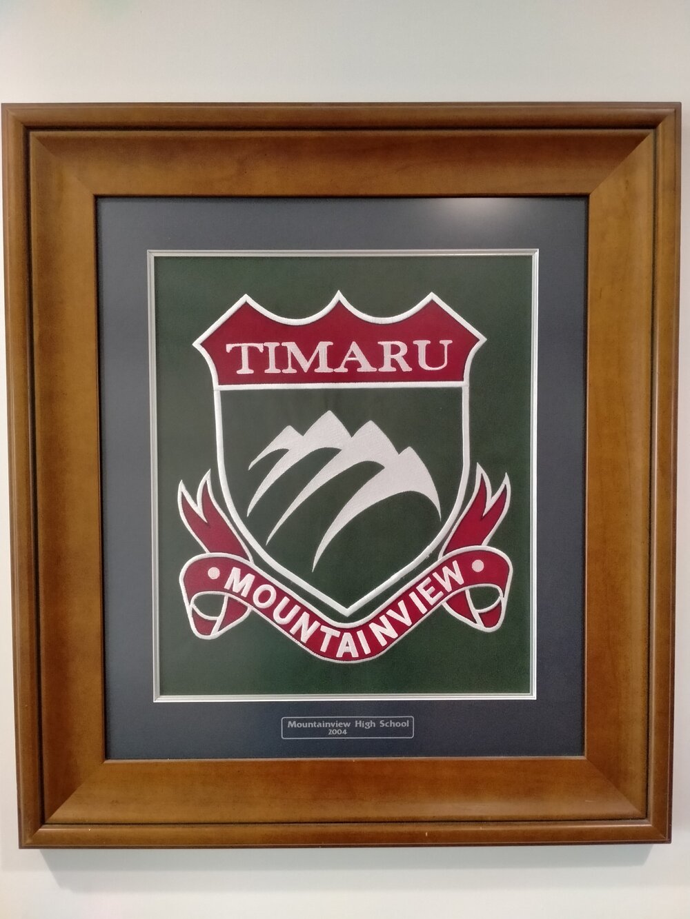 Mountainview High School (2004) crest