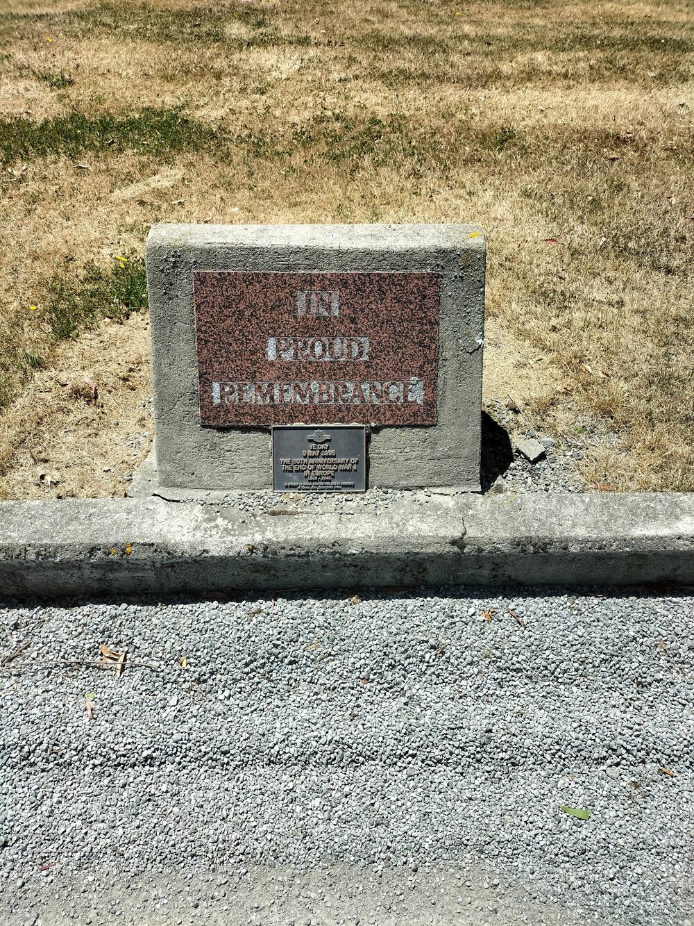 Albury War Memorial roadside and VE Day memorial plaques