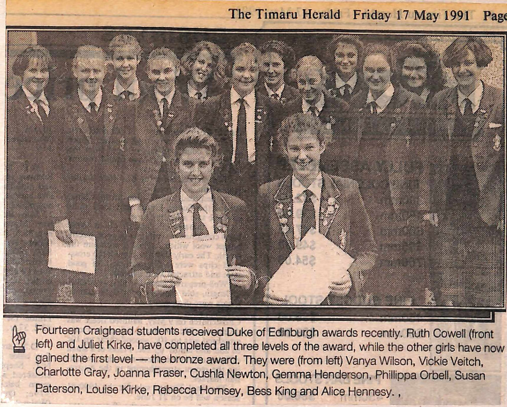 Fourteen Craighead students receive Duke of Edinburgh awards