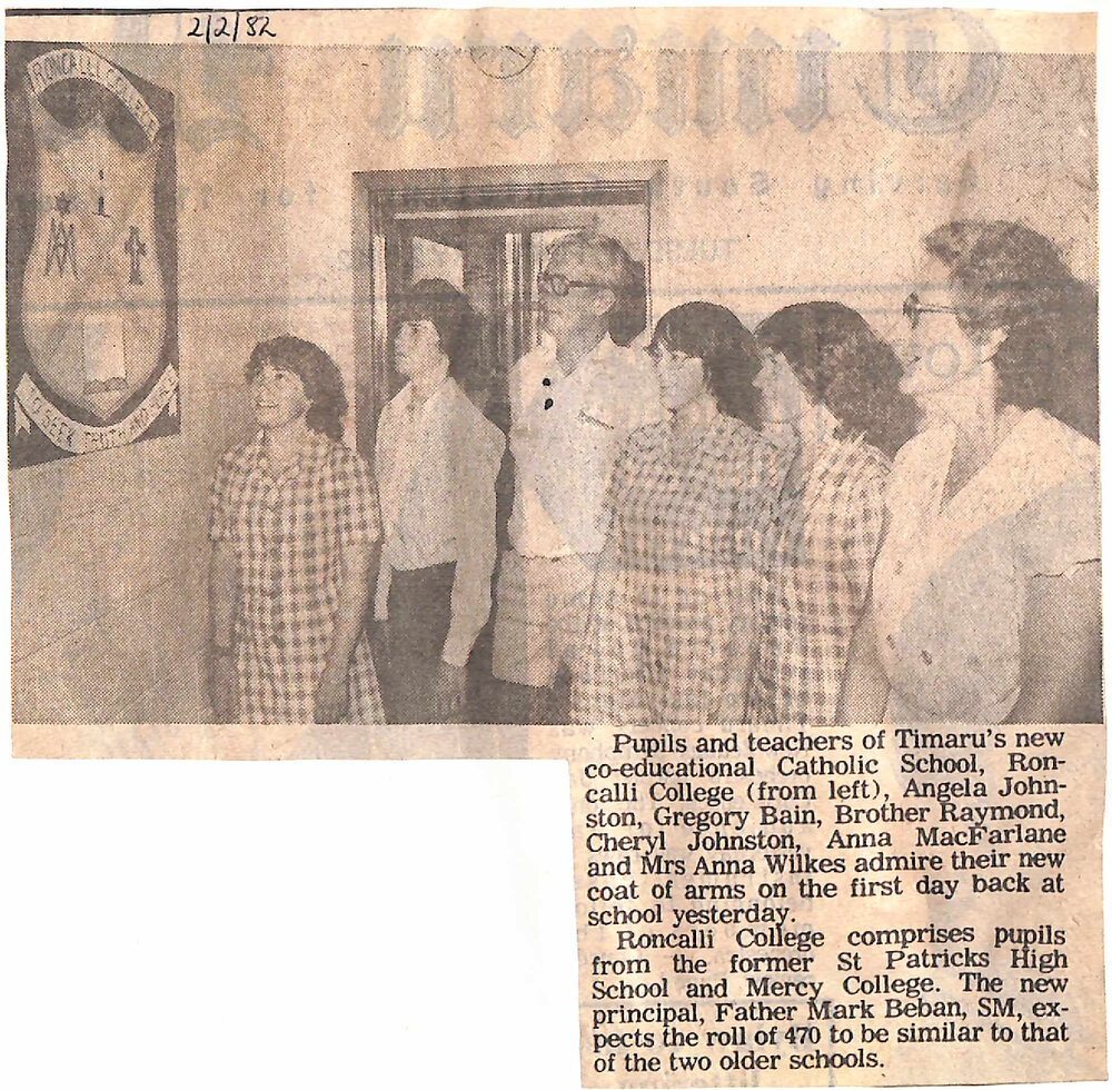 Pupils and teachers of Timaru's new co-educational Catholic School