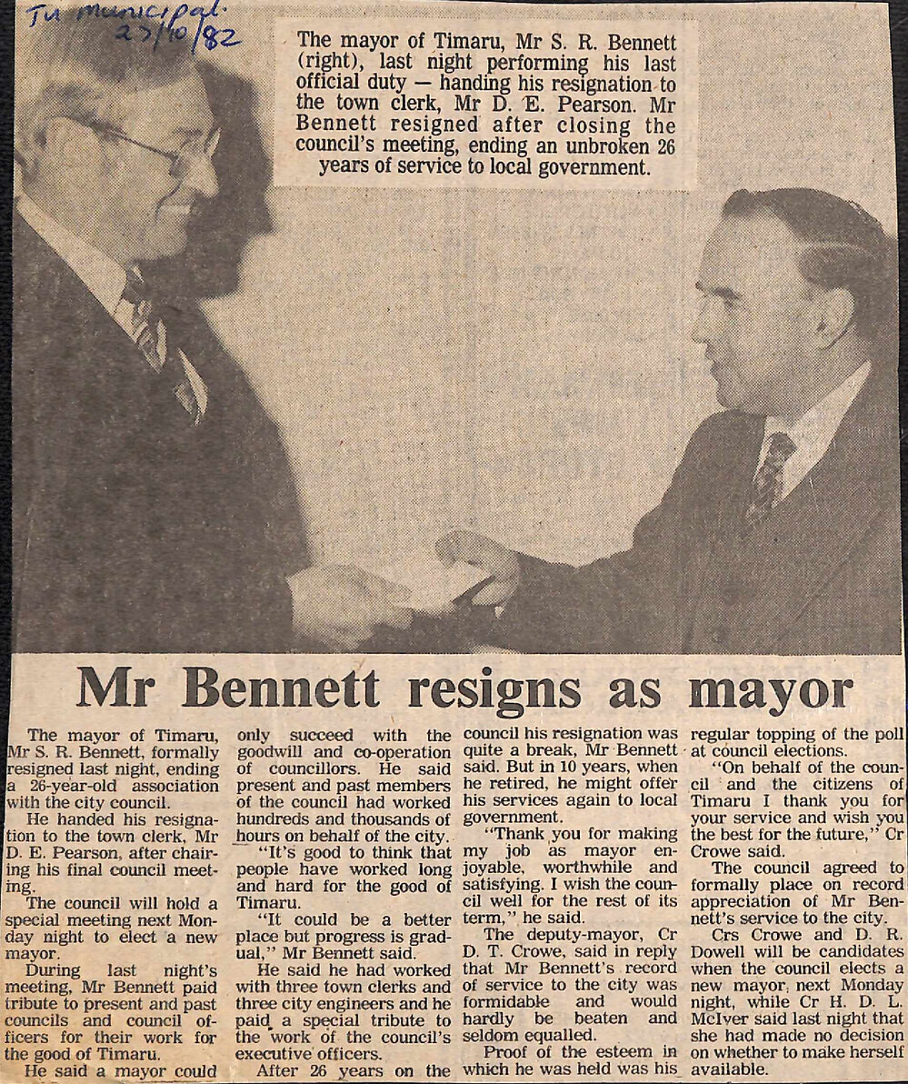 Mr Bennett resigns as mayor