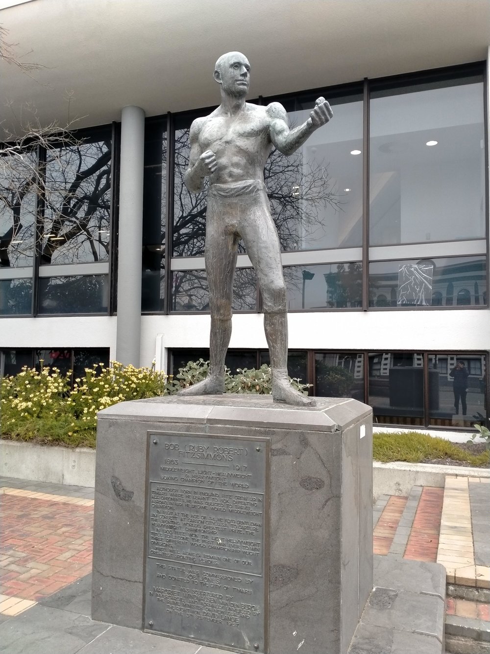Bob Fitzsimmons statue