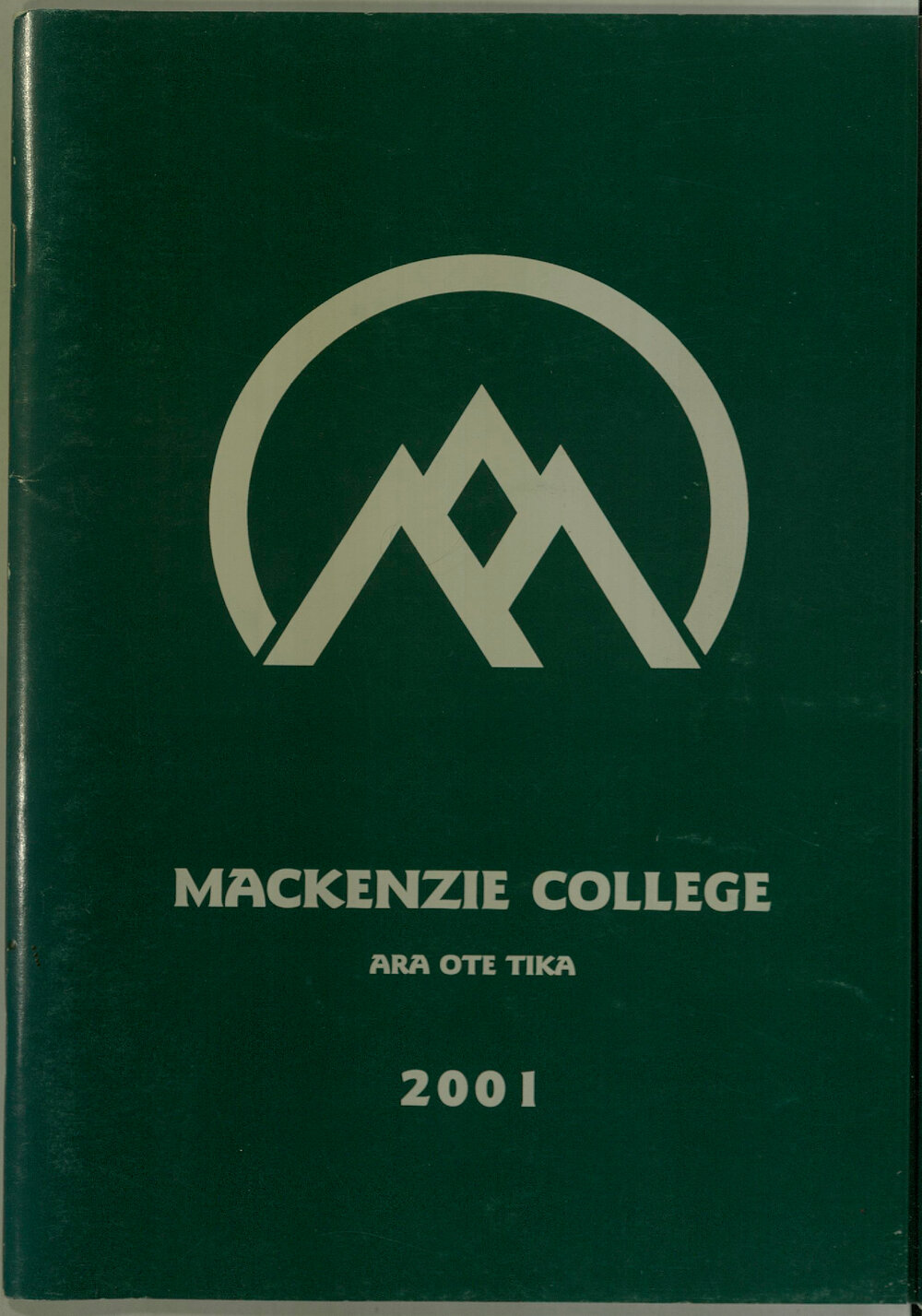 Mackenzie College magazine 2001