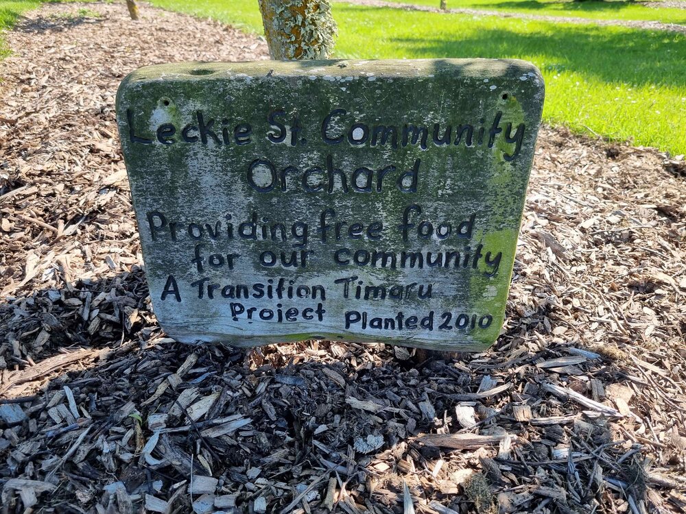 Leckie Street Orchard plaque