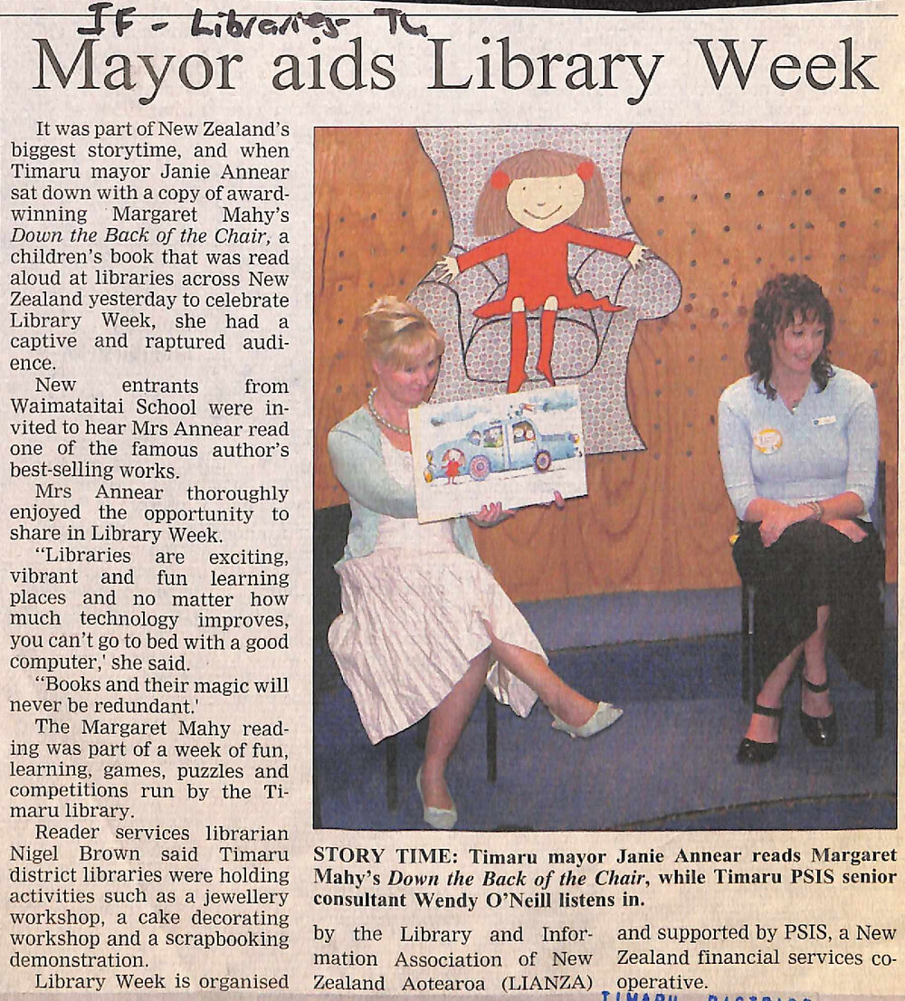 Mayor aids Library Week