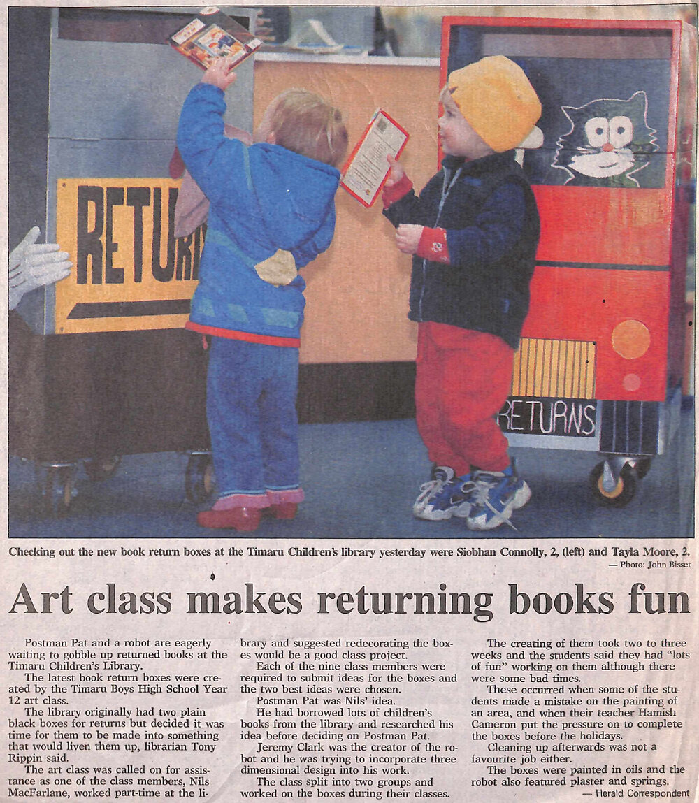Art class makes returning books fun