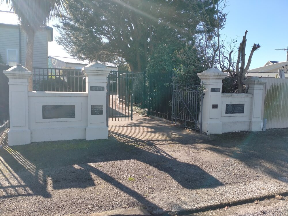 St Andrews School war memorial gates