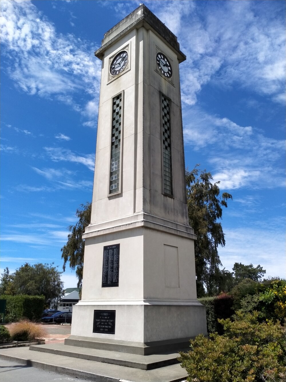 Waimate WWII memorial clock tower