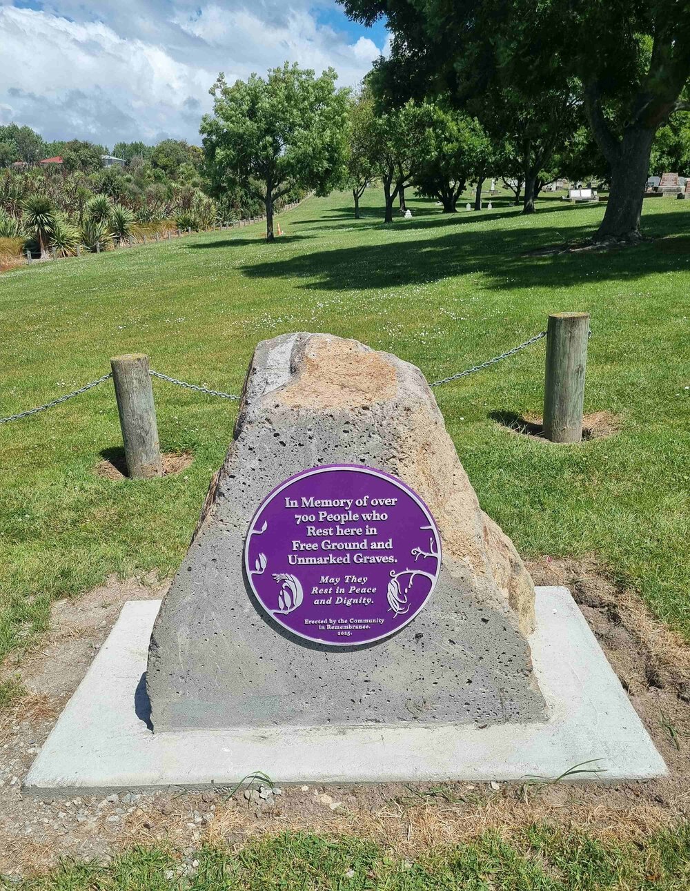 Free Ground &amp; Unmarked Graves plaque, Timaru Cemetery