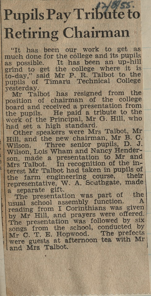 Pupils Pay Tribute to Retiring Chairman