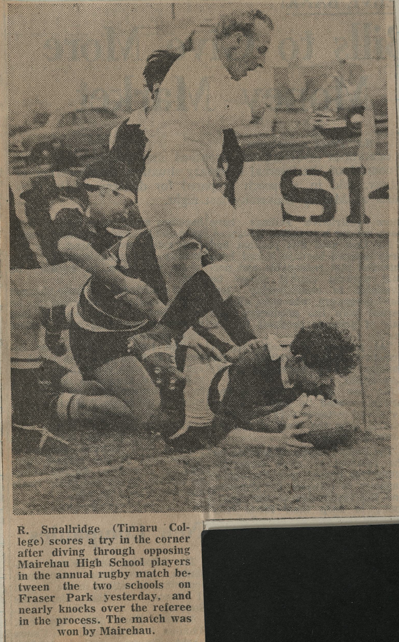 R Smallridge (Timaru College) scores a try
