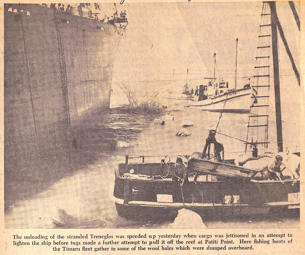 Treneglos Off Reef: Freighter Returns to Port After Four Days on Rocks