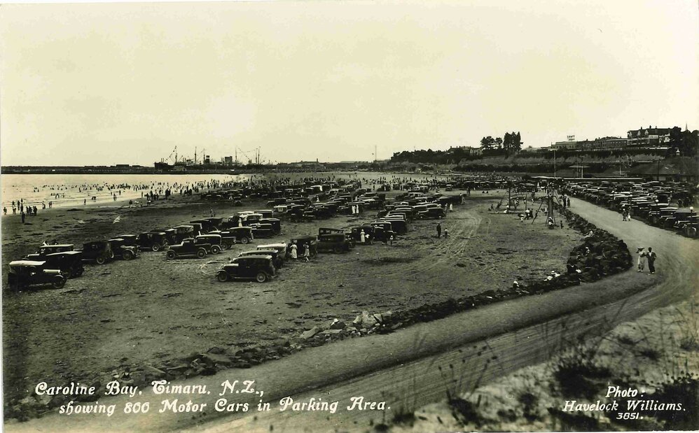 Caroline Bay Timaru NZ showing 800 Motor Cars in Parking Area