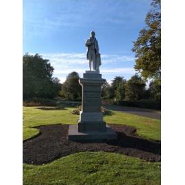 Robert Burns statue