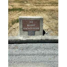 Albury War Memorial roadside and VE Day memorial plaques