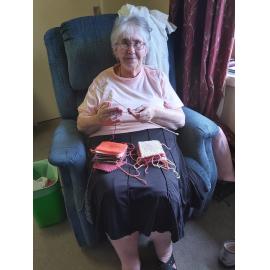 Yvonne Edwards knitting