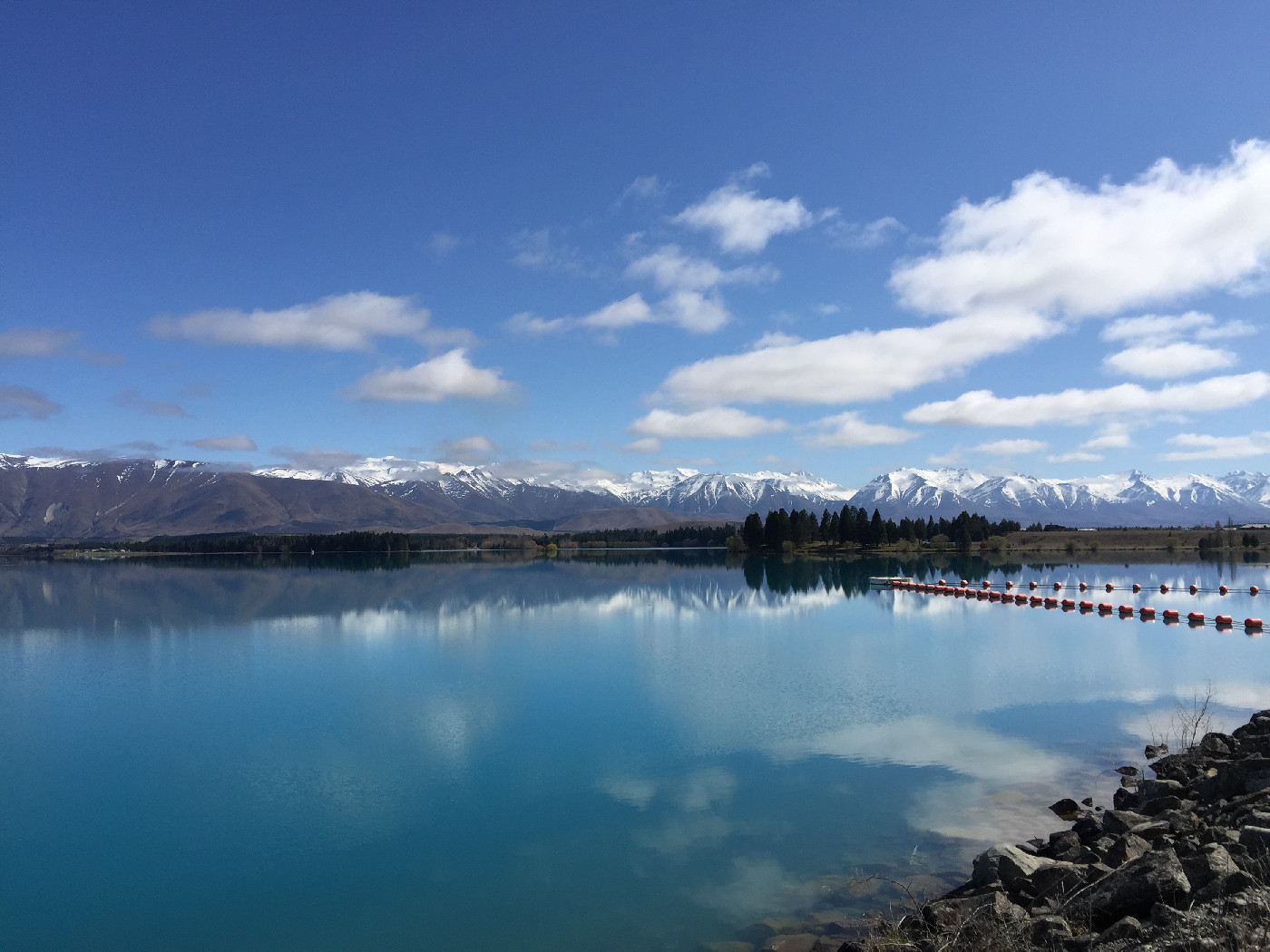 Lake Ruataniwha, 2015.

Susanna, CC BY-SA 2.0 <https://creativecommons.org/licenses/by-sa/2.0>, via Wikimedia Commons