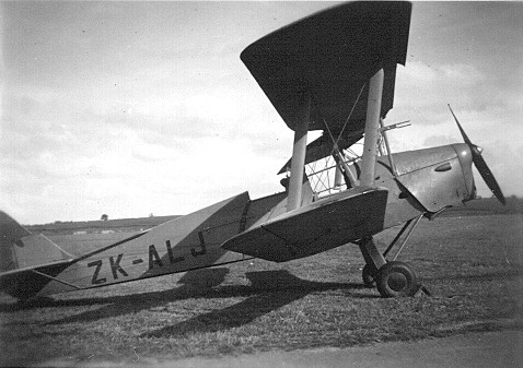 SC Aero Club Tiger Moth, image from Doug Shears collection. Contact us for more info. 